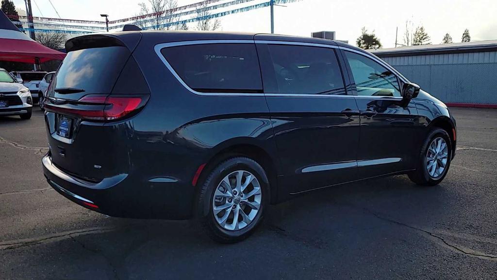 new 2025 Chrysler Pacifica car, priced at $46,999