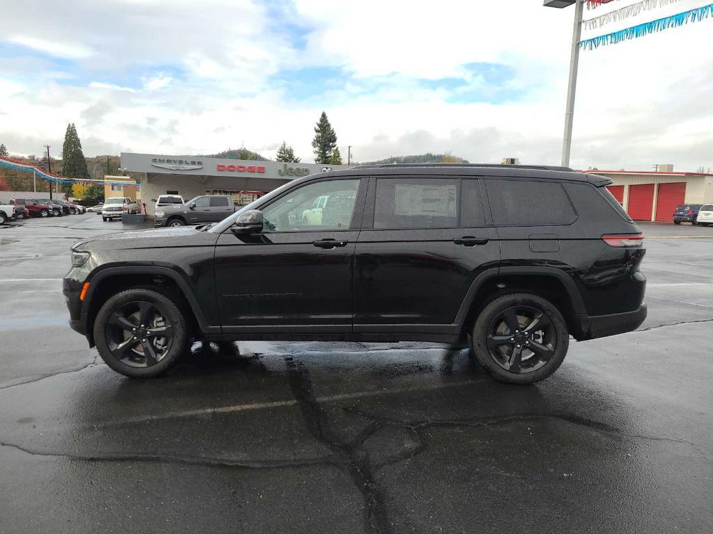 new 2024 Jeep Grand Cherokee L car, priced at $55,999