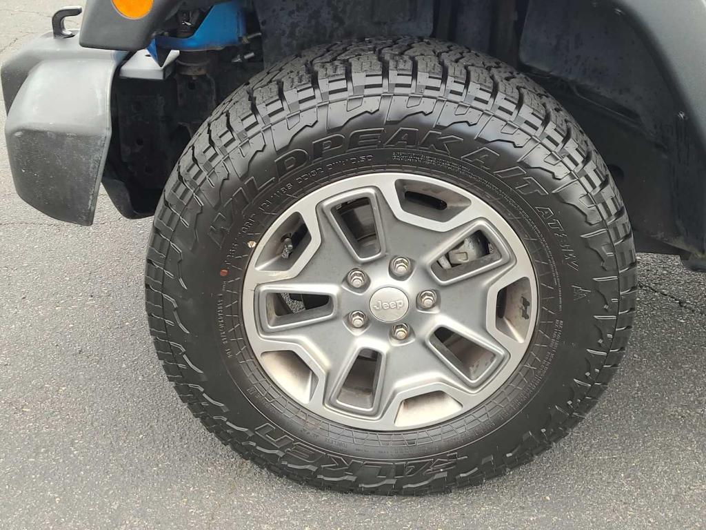 used 2015 Jeep Wrangler Unlimited car, priced at $22,430