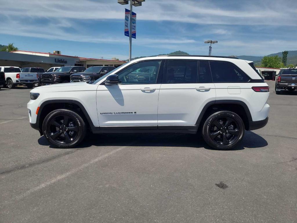 used 2023 Jeep Grand Cherokee car, priced at $34,587