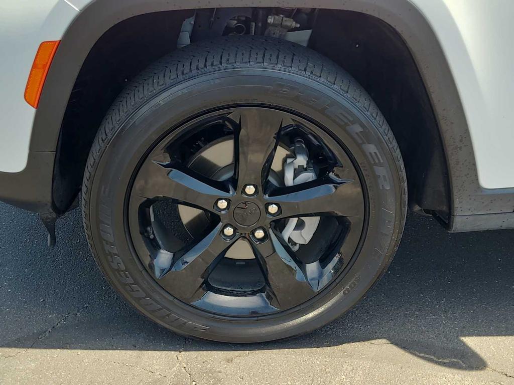 used 2023 Jeep Grand Cherokee car, priced at $34,587