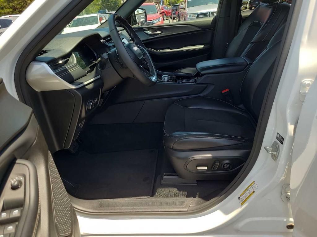 used 2023 Jeep Grand Cherokee car, priced at $34,587