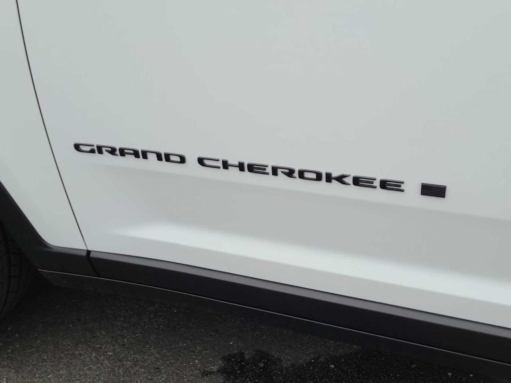new 2025 Jeep Grand Cherokee L car, priced at $48,880