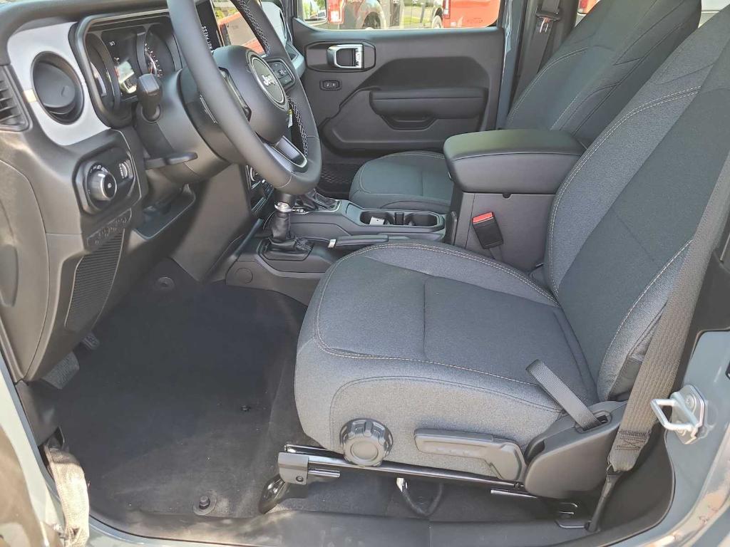 new 2025 Jeep Wrangler car, priced at $44,256