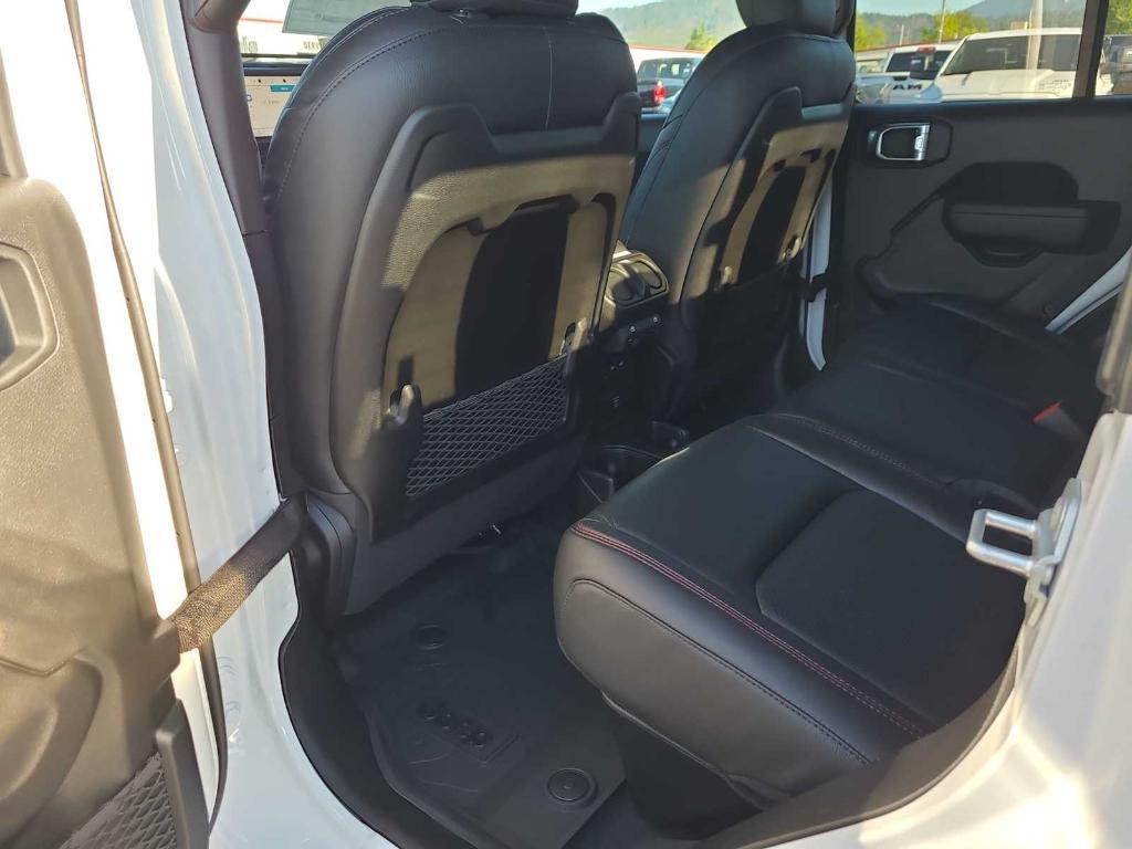 new 2025 Jeep Gladiator car, priced at $52,229