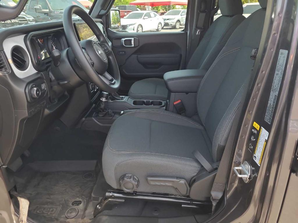 new 2025 Jeep Wrangler car, priced at $44,245