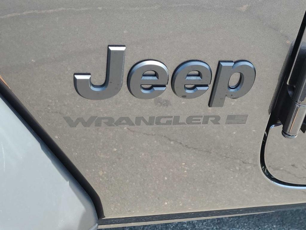 new 2025 Jeep Wrangler car, priced at $44,245