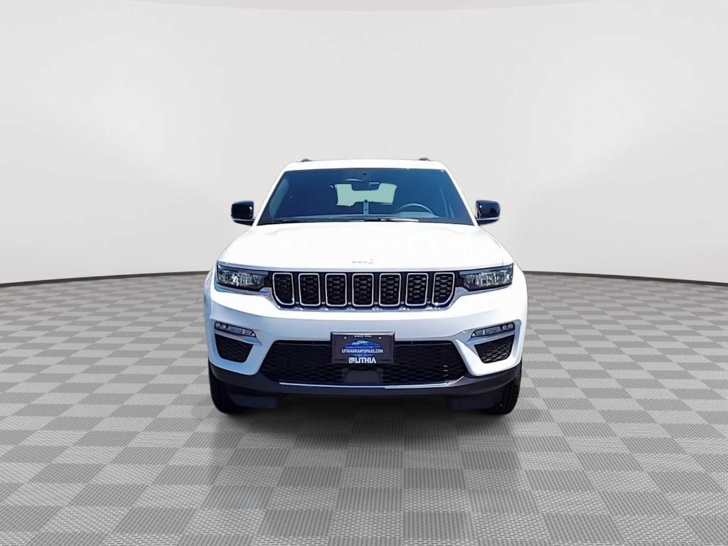 new 2025 Jeep Grand Cherokee car, priced at $42,712