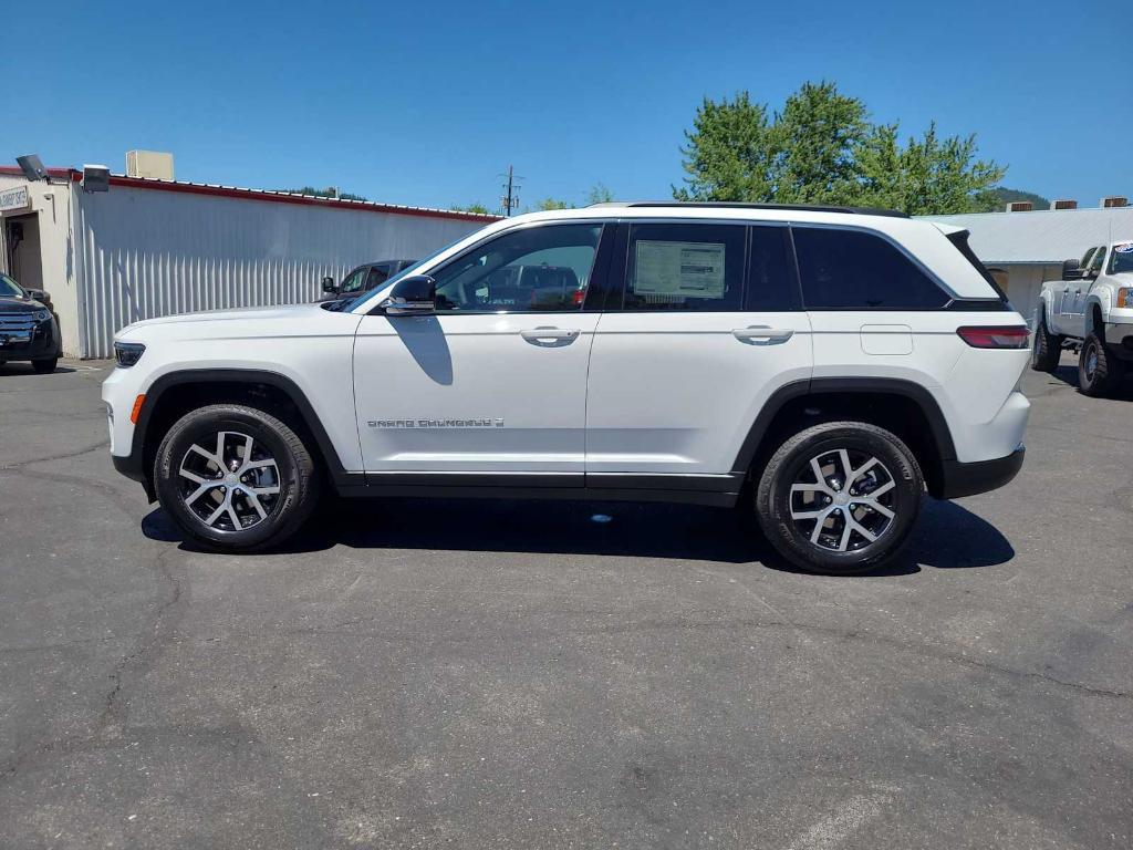 new 2025 Jeep Grand Cherokee car, priced at $42,712