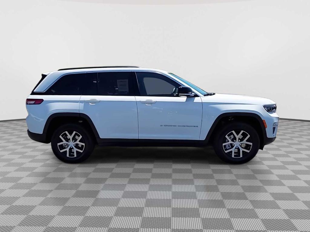 new 2025 Jeep Grand Cherokee car, priced at $42,712