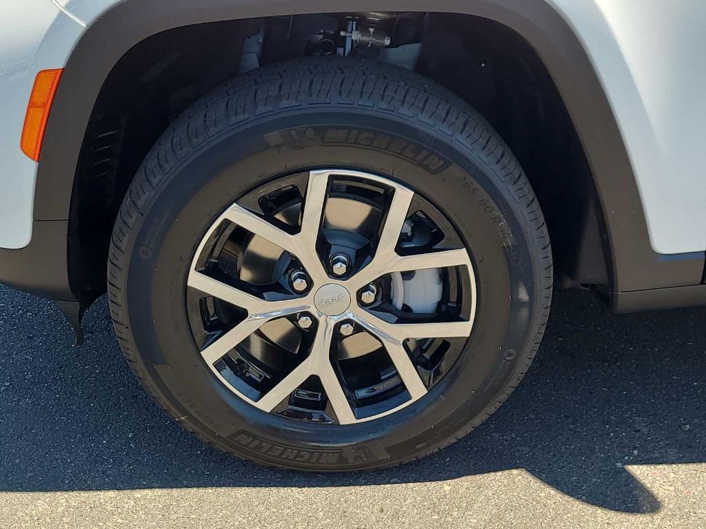 new 2025 Jeep Grand Cherokee car, priced at $42,712