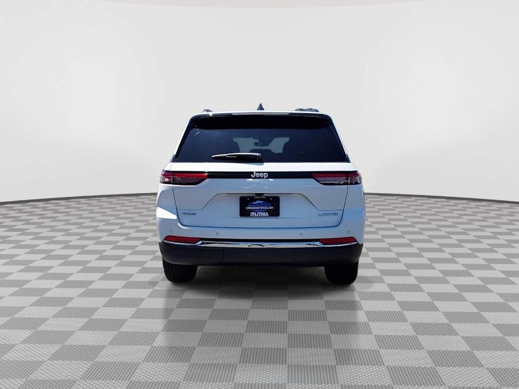 new 2025 Jeep Grand Cherokee car, priced at $42,712