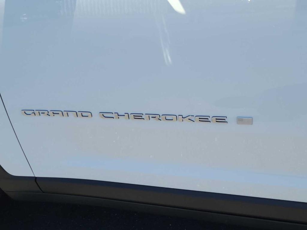 new 2025 Jeep Grand Cherokee car, priced at $42,712
