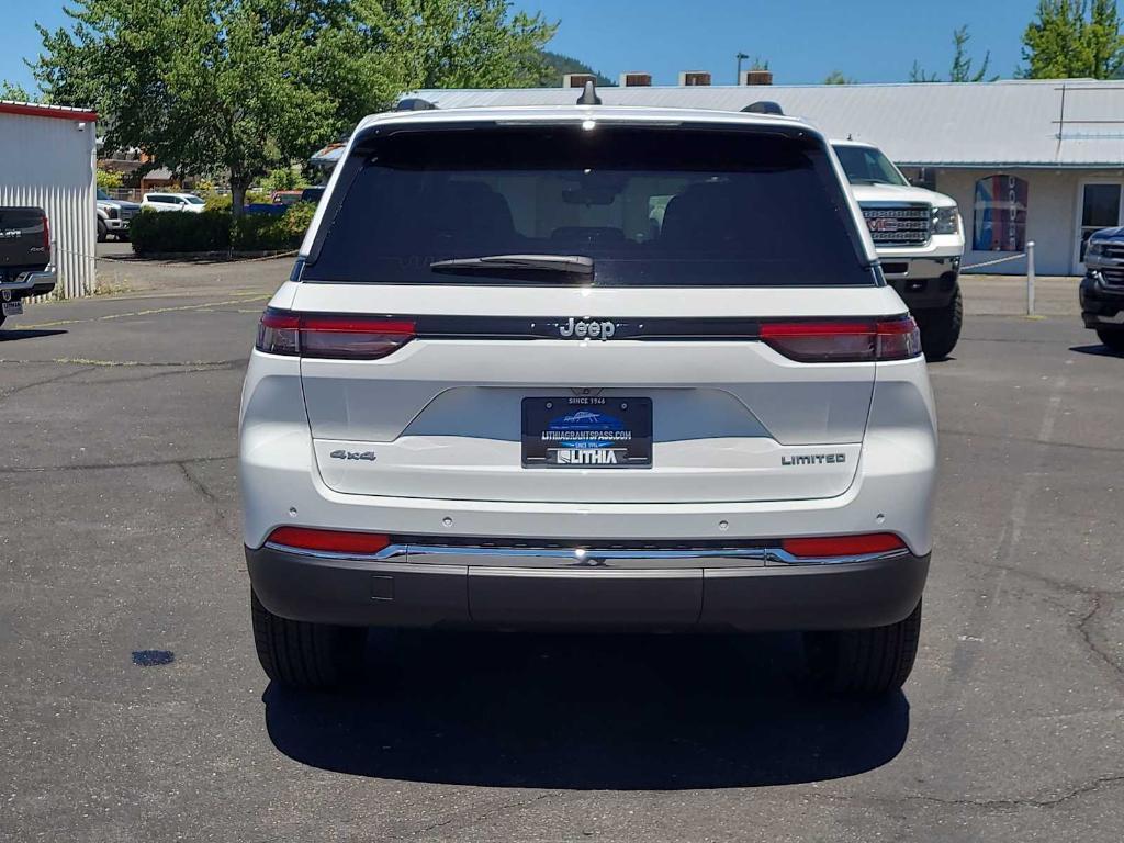 new 2025 Jeep Grand Cherokee car, priced at $42,712