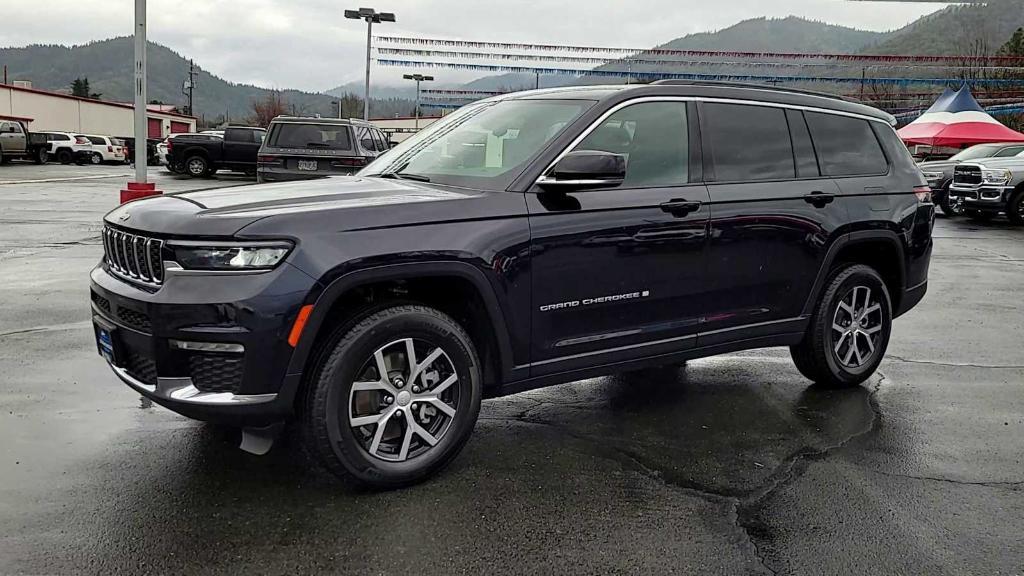 new 2024 Jeep Grand Cherokee L car, priced at $49,999