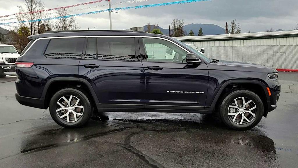 new 2024 Jeep Grand Cherokee L car, priced at $49,999