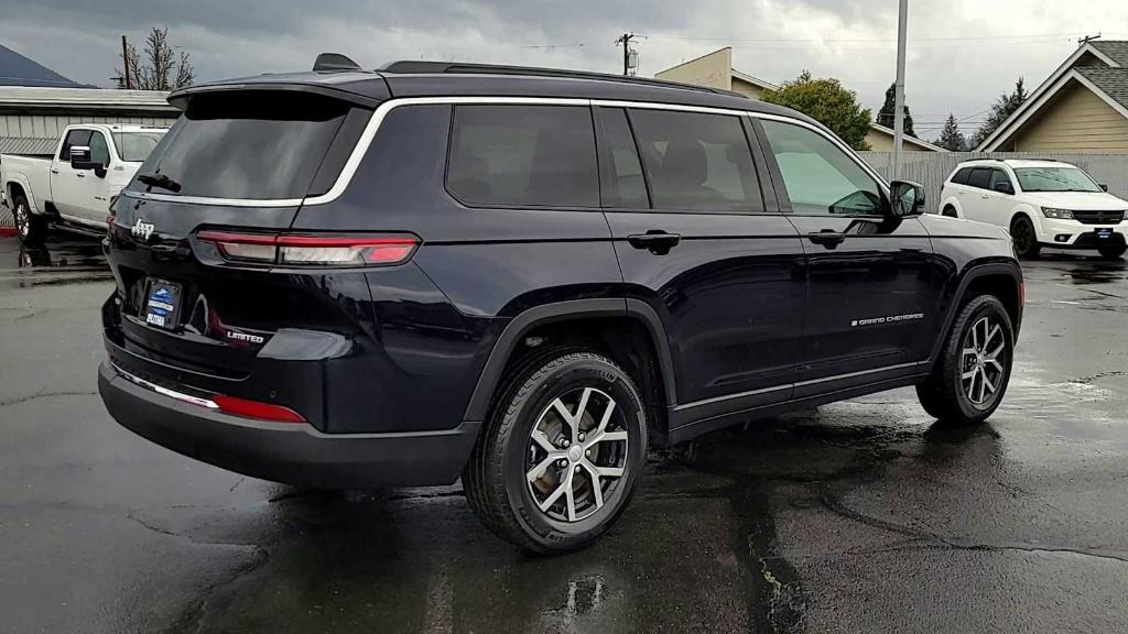 new 2024 Jeep Grand Cherokee L car, priced at $49,999