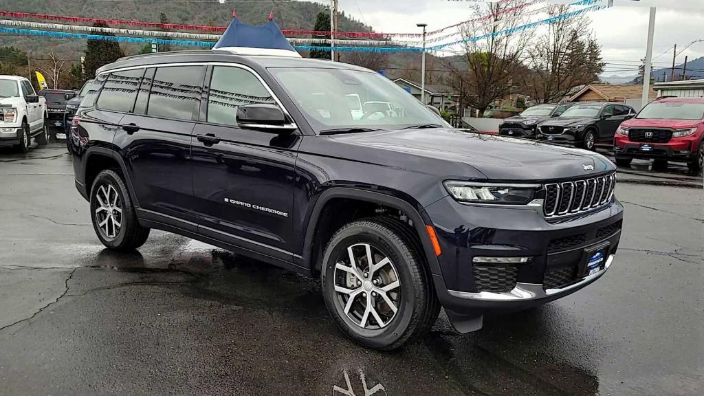 new 2024 Jeep Grand Cherokee L car, priced at $49,999