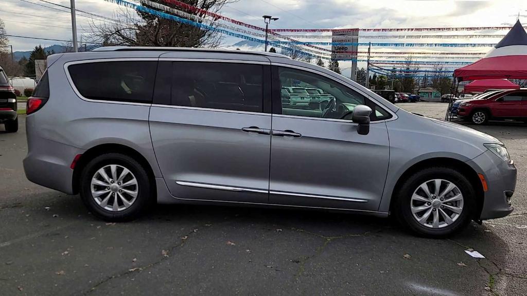 used 2019 Chrysler Pacifica car, priced at $15,229