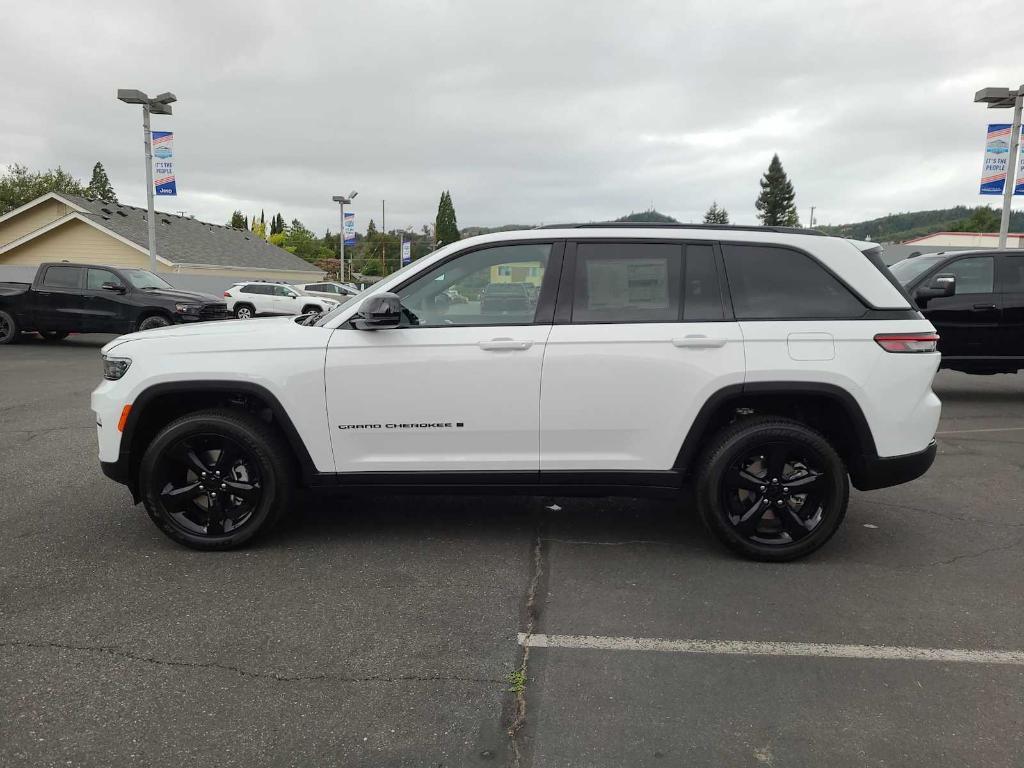 new 2025 Jeep Grand Cherokee car, priced at $39,089
