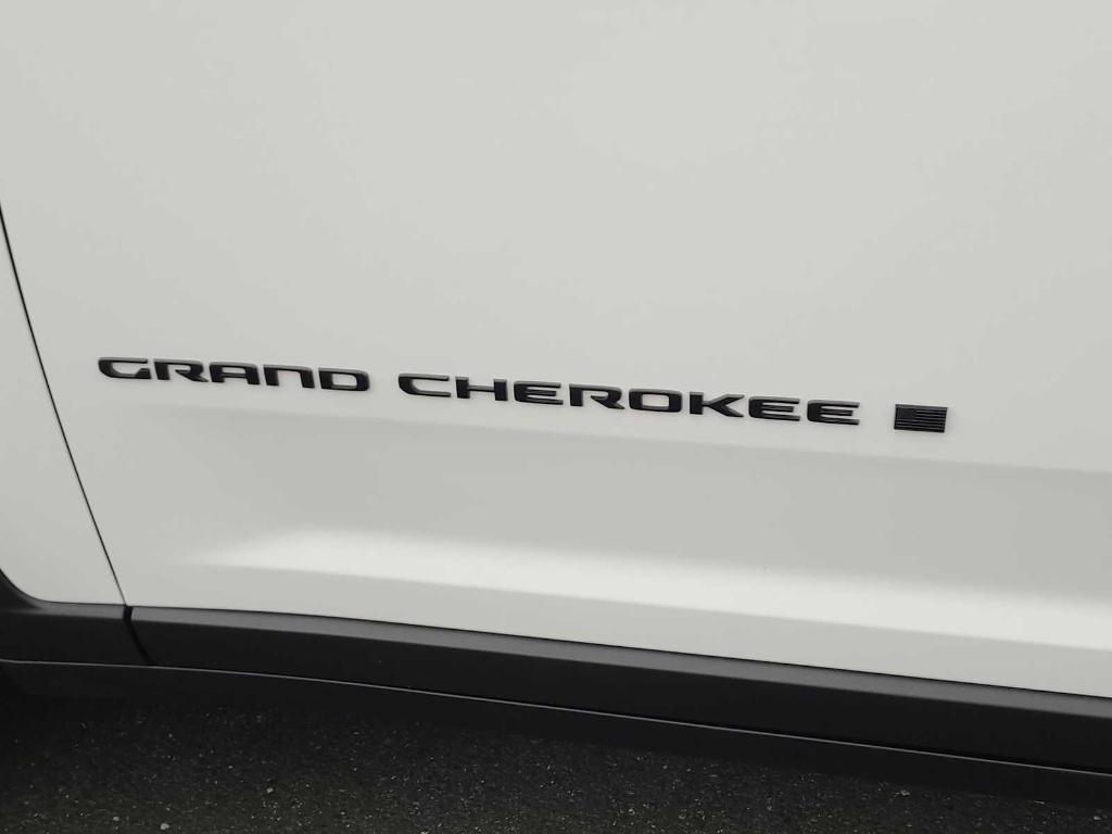 new 2025 Jeep Grand Cherokee car, priced at $39,089