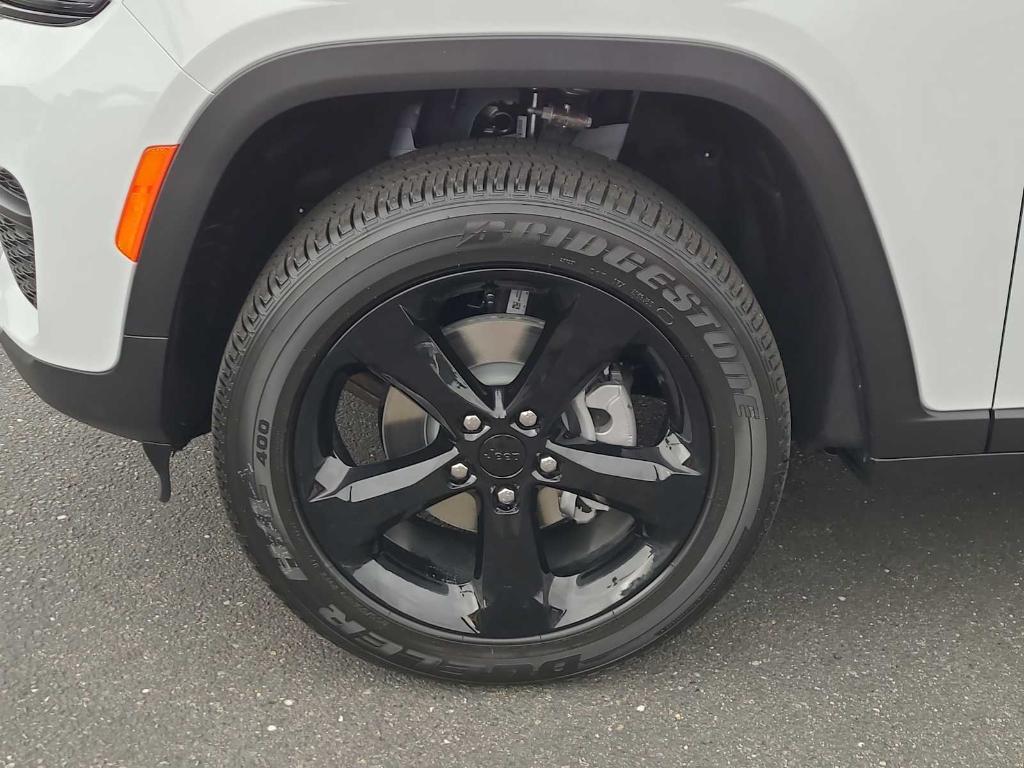 new 2025 Jeep Grand Cherokee car, priced at $39,089
