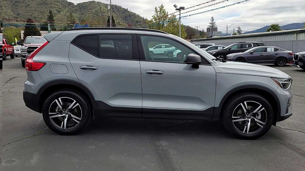 used 2024 Volvo XC40 car, priced at $30,784