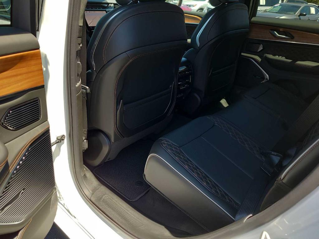 new 2025 Jeep Grand Cherokee car, priced at $59,456