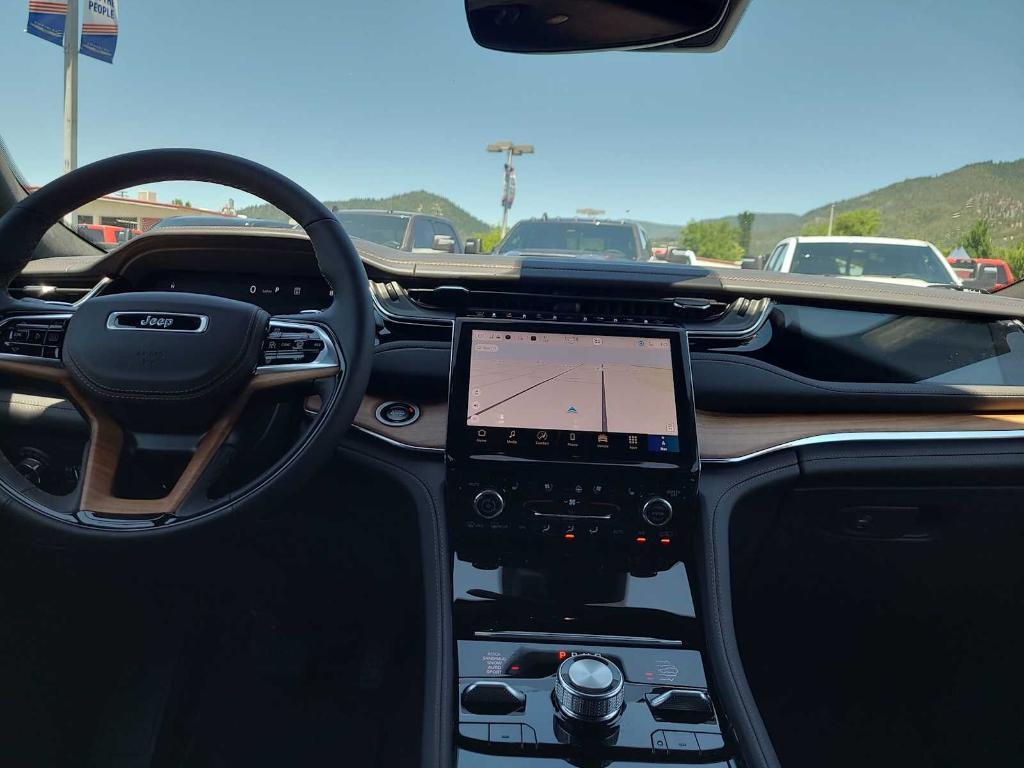 new 2025 Jeep Grand Cherokee car, priced at $59,456