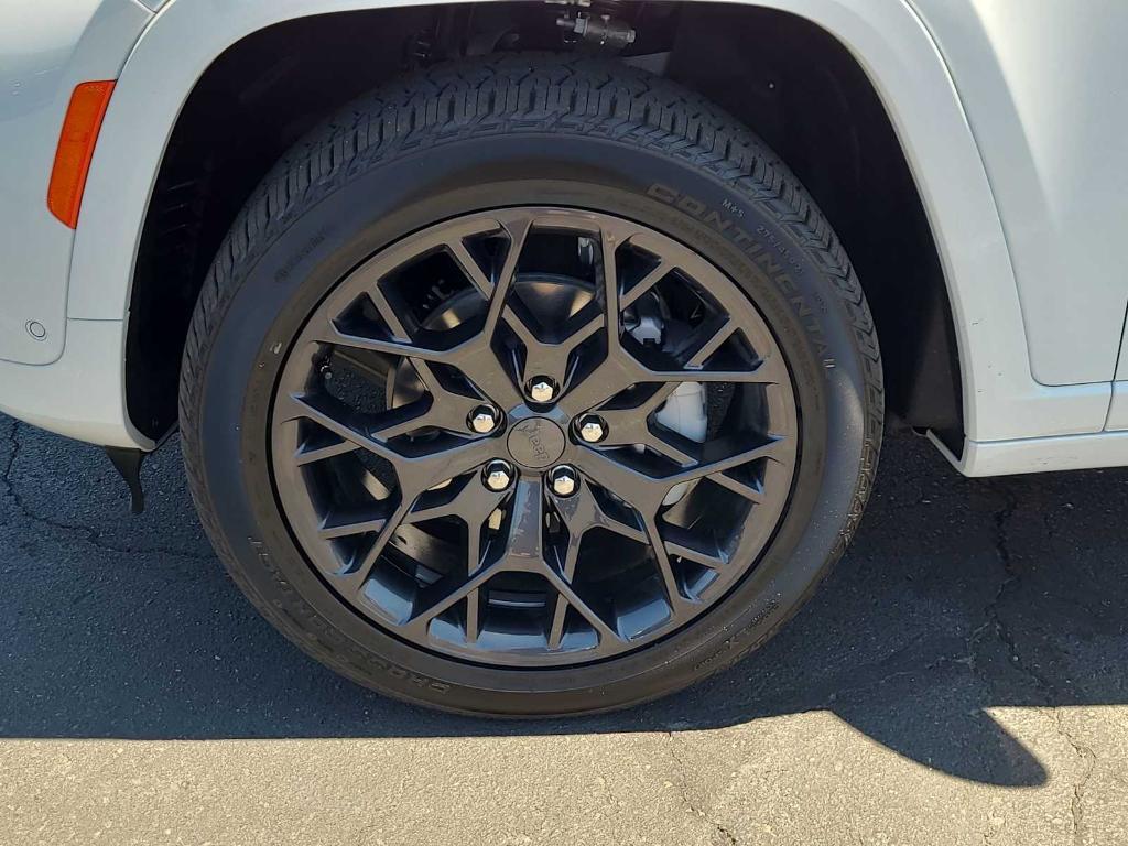 new 2025 Jeep Grand Cherokee car, priced at $59,456
