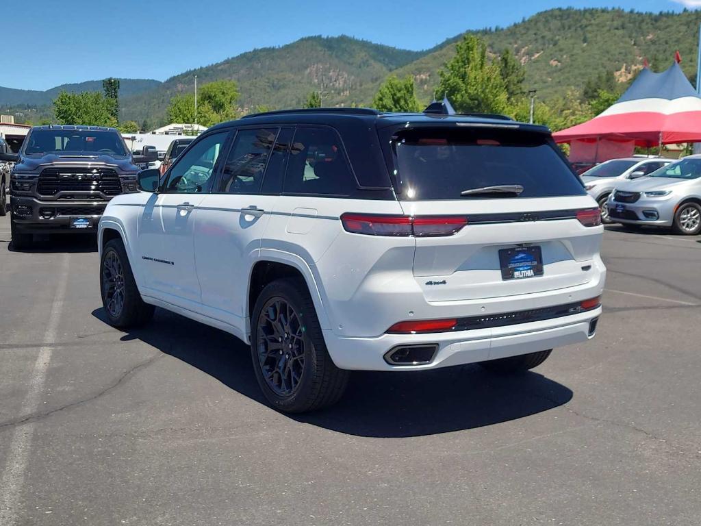 new 2025 Jeep Grand Cherokee car, priced at $59,456