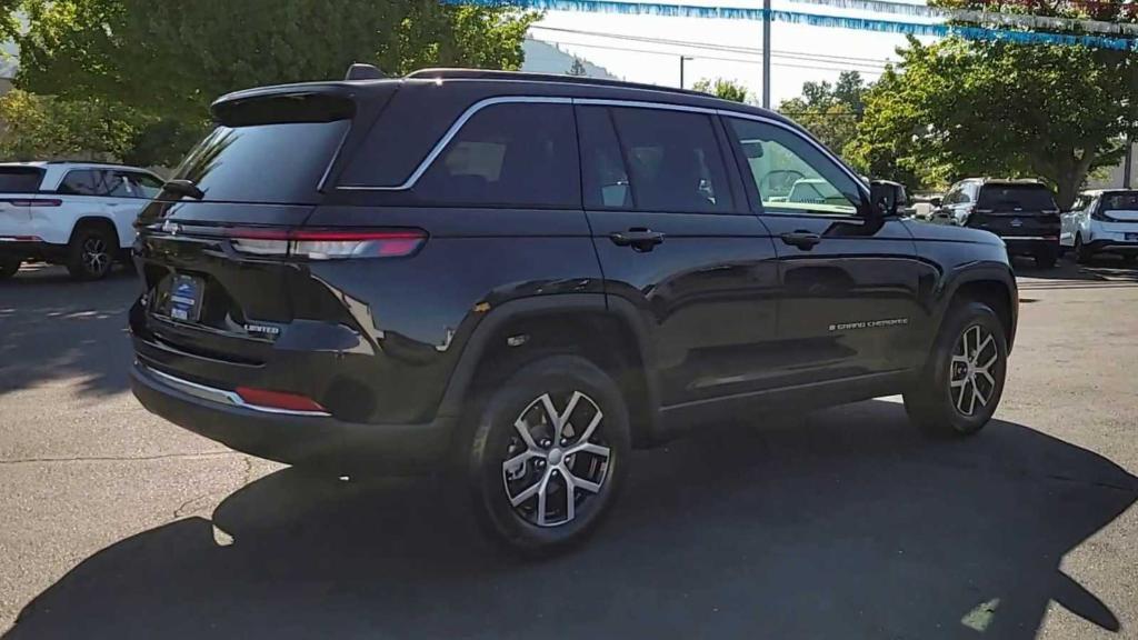 new 2024 Jeep Grand Cherokee car, priced at $46,999