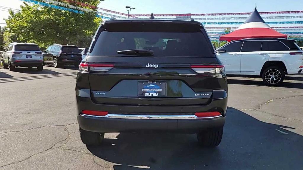 new 2024 Jeep Grand Cherokee car, priced at $46,999