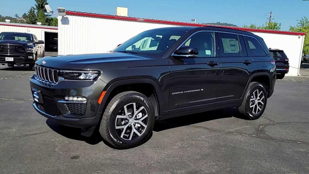 new 2024 Jeep Grand Cherokee car, priced at $46,999