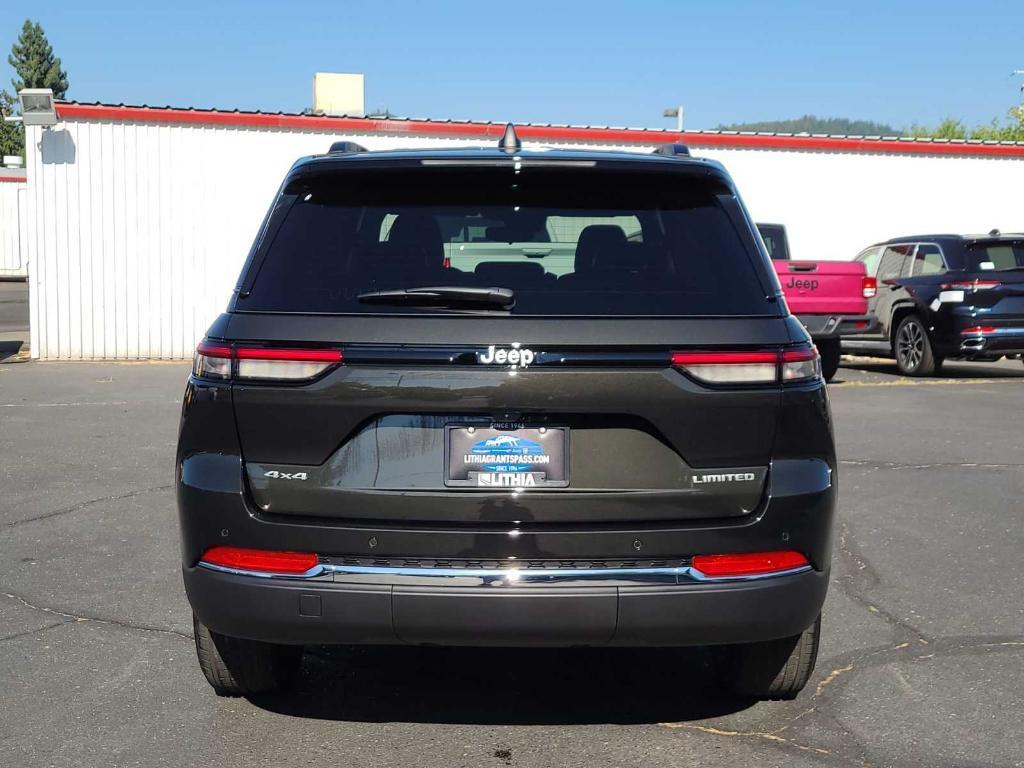 new 2024 Jeep Grand Cherokee car, priced at $46,999