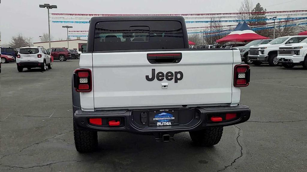 new 2025 Jeep Gladiator car, priced at $58,999