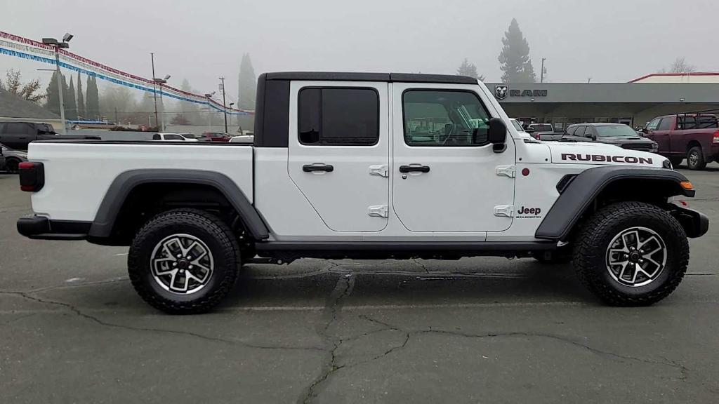 new 2025 Jeep Gladiator car, priced at $58,999