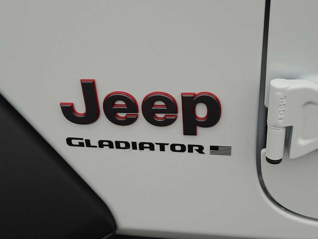 new 2025 Jeep Gladiator car, priced at $58,999