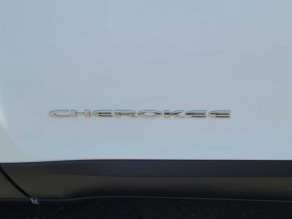used 2020 Jeep Cherokee car, priced at $14,943