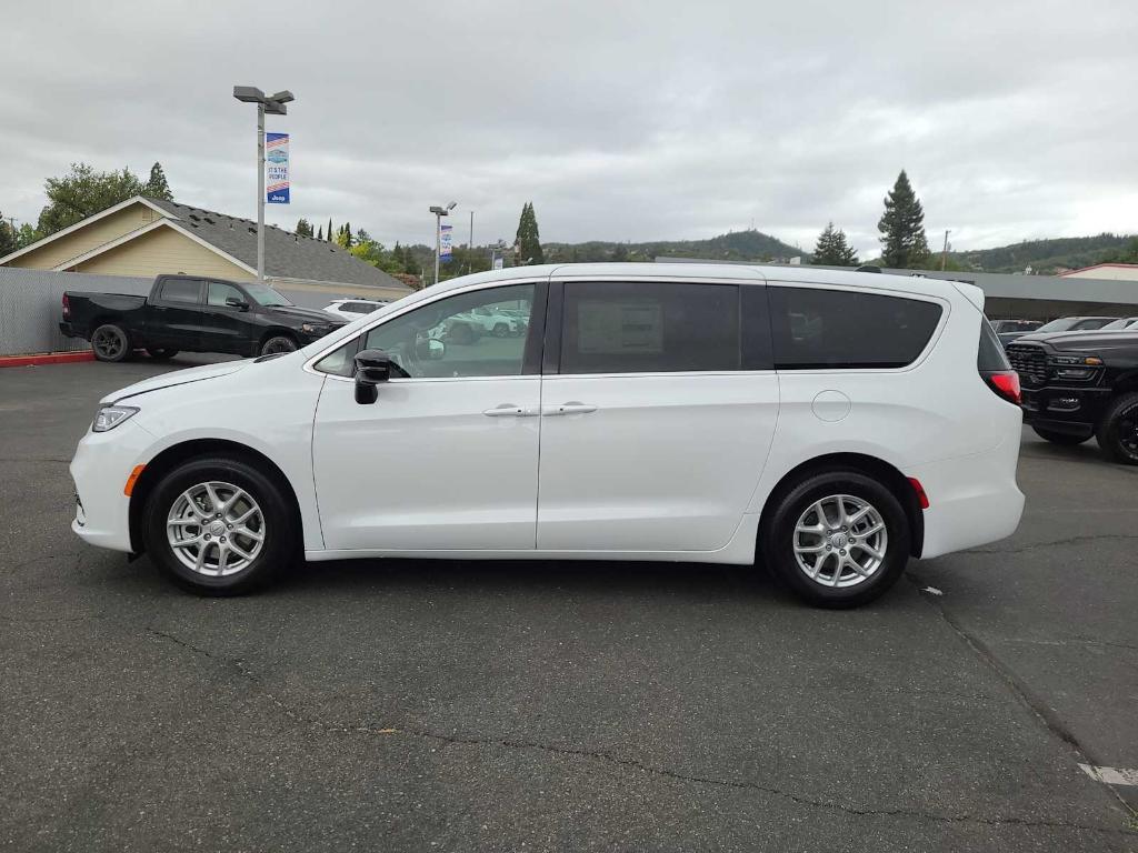 new 2025 Chrysler Pacifica car, priced at $42,998