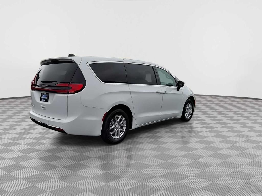 new 2025 Chrysler Pacifica car, priced at $42,998