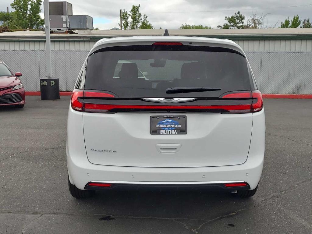 new 2025 Chrysler Pacifica car, priced at $42,998