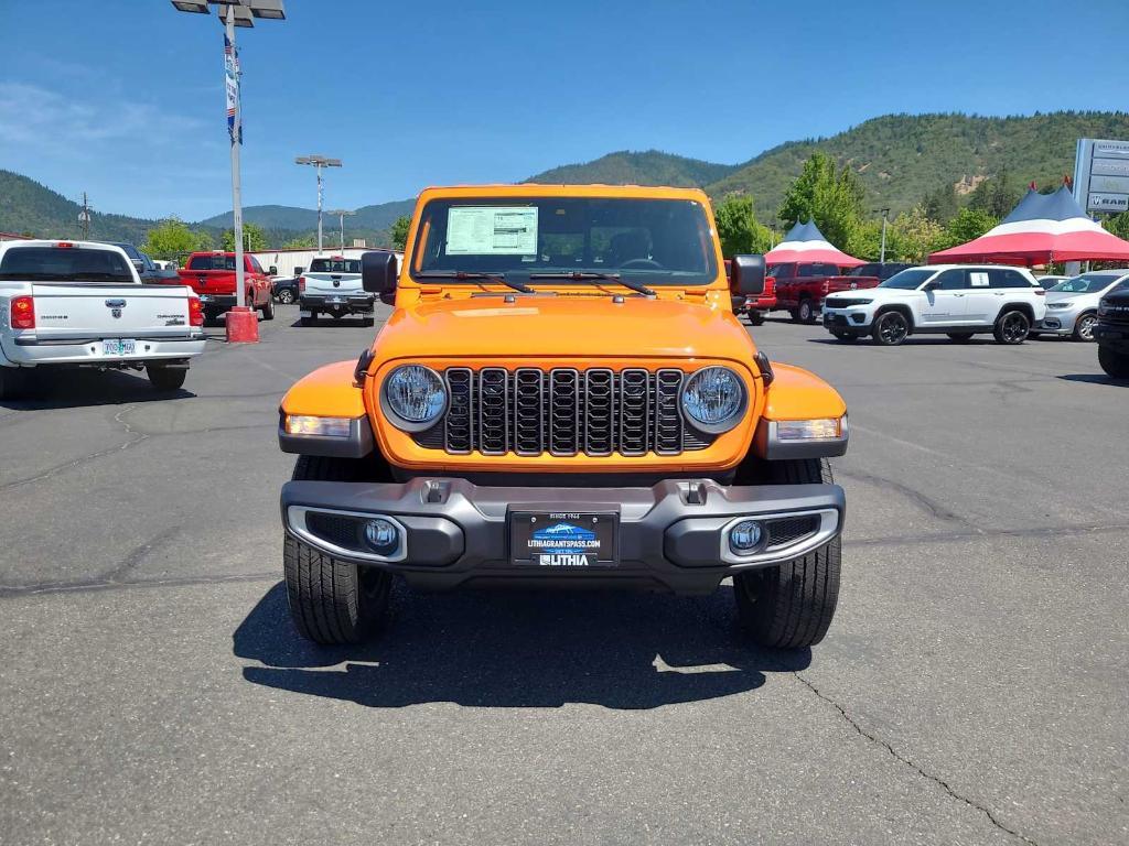 new 2025 Jeep Gladiator car, priced at $55,095