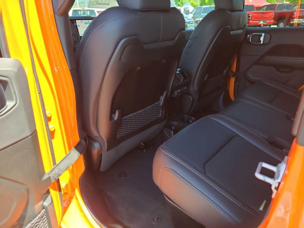 new 2025 Jeep Gladiator car, priced at $55,095