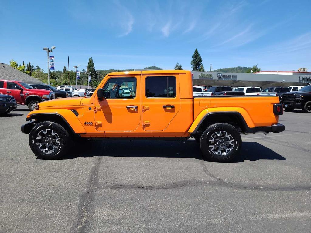 new 2025 Jeep Gladiator car, priced at $55,095