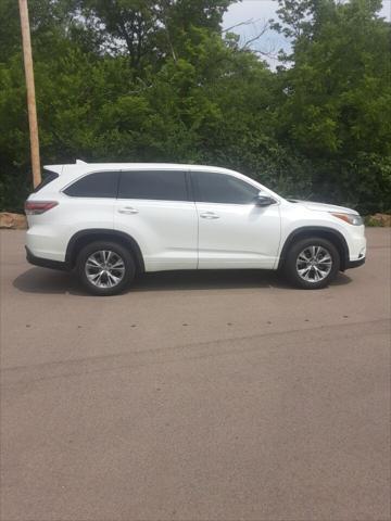 used 2015 Toyota Highlander car, priced at $17,900