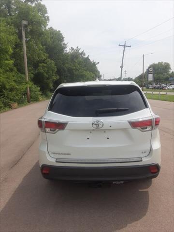 used 2015 Toyota Highlander car, priced at $17,900