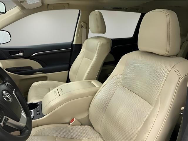 used 2015 Toyota Highlander car, priced at $24,494