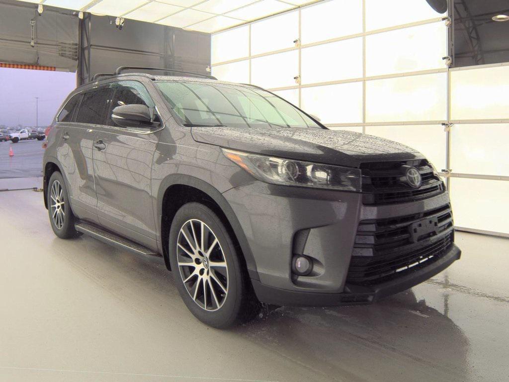 used 2018 Toyota Highlander car, priced at $22,499