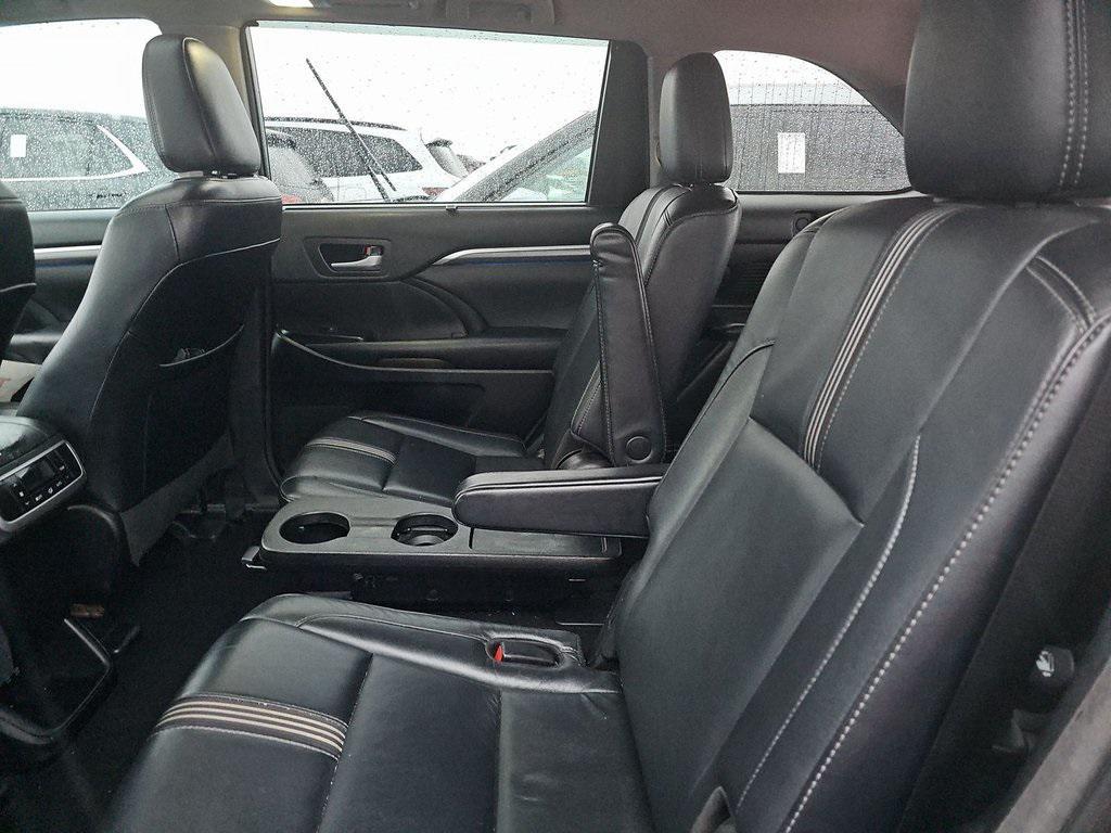 used 2018 Toyota Highlander car, priced at $22,499